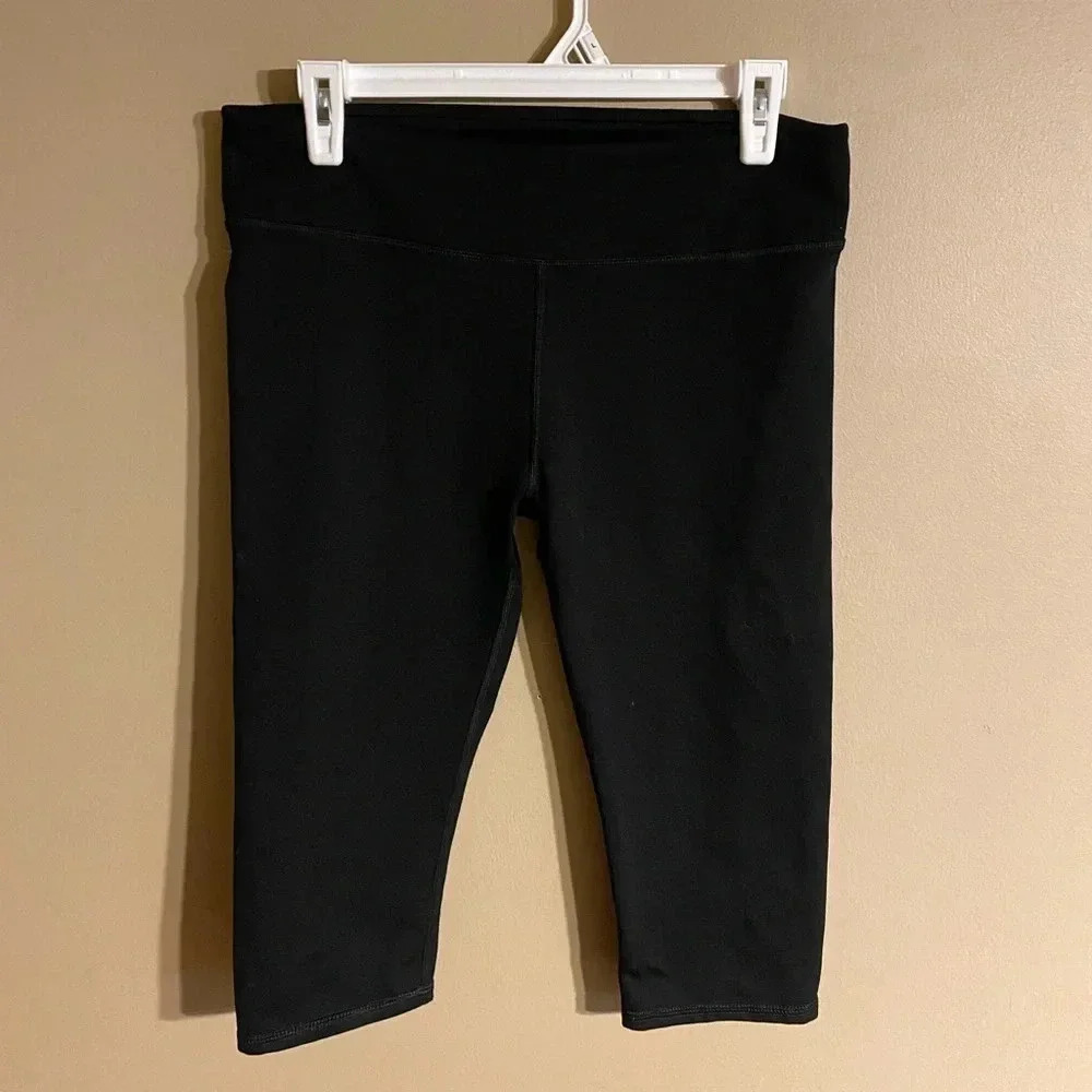 Fabletics black activewear bottoms